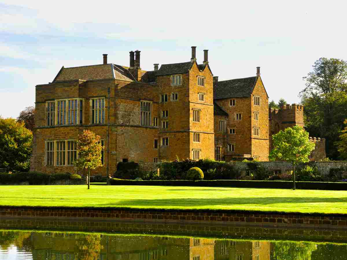 Broughton Castle Southern England