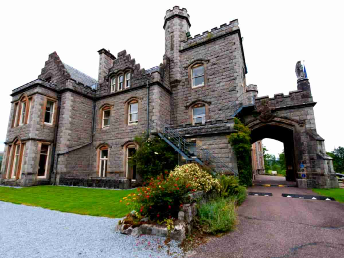 _Inverlochy Castle Hotel Scotland timeless travel steps