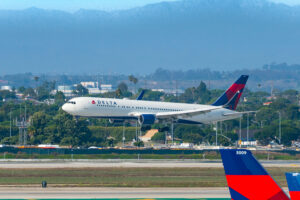 4 best ways to save money (or miles) on Delta flights