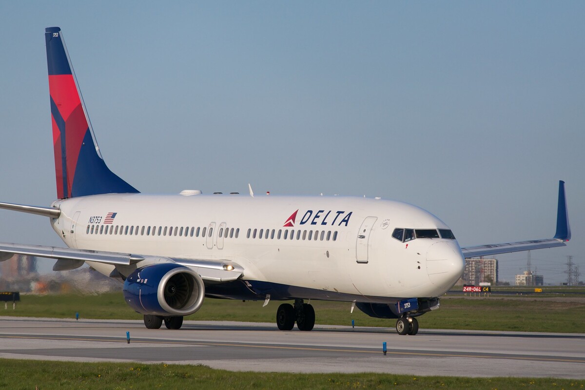 Airline Loyalty Changes In 2024 More Credit Card Perks Spending Wins   Airline Loyalty Changes In 2024 More Credit Card Perks Spending Wins Over Mileage 