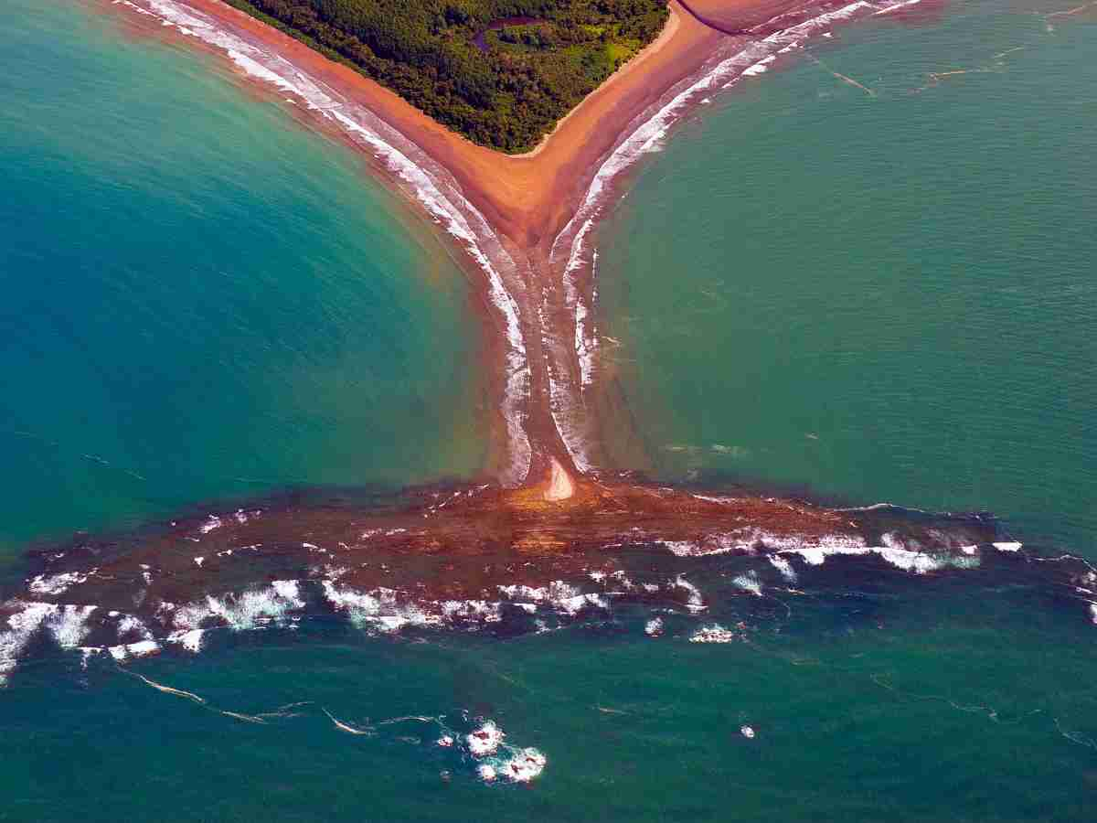 whale tail Corcovado, seen from air