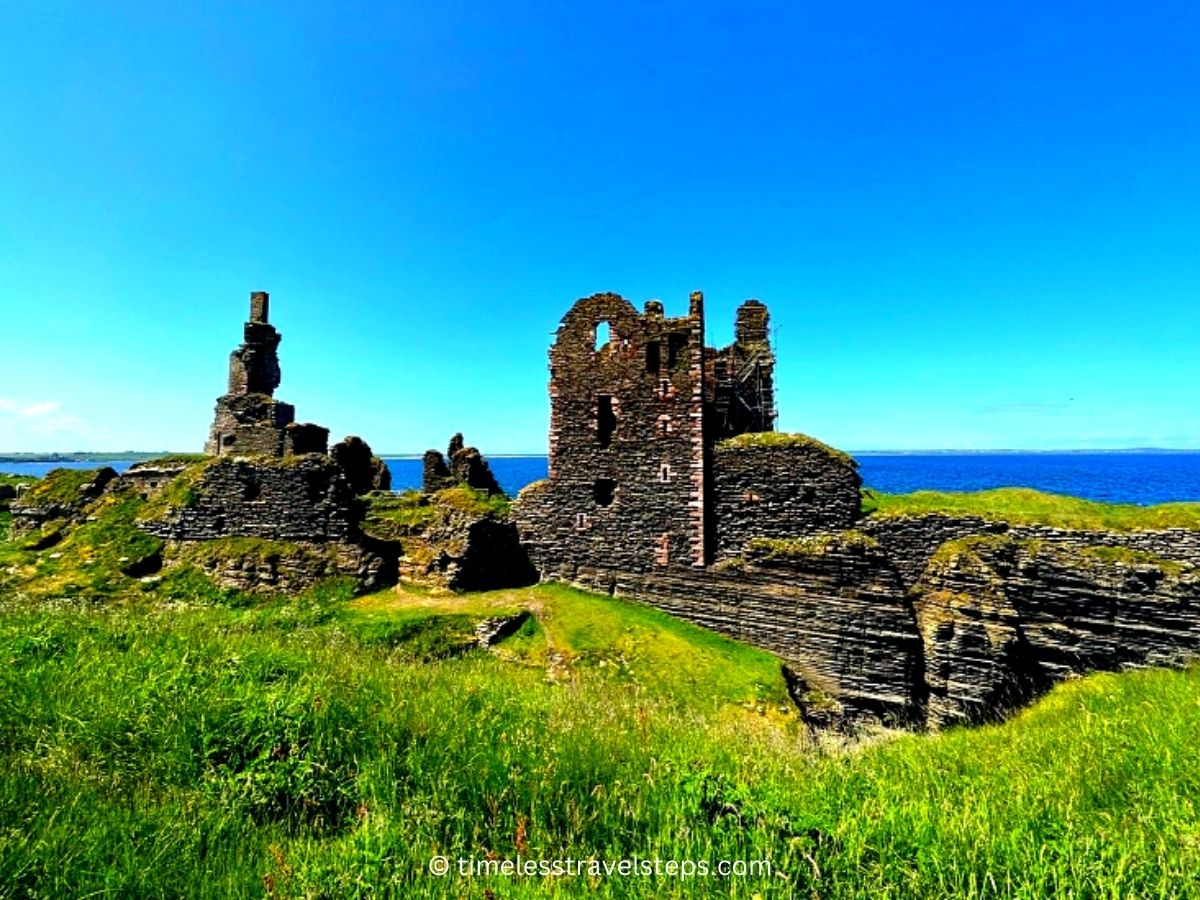 Castle Sinclair ruins 