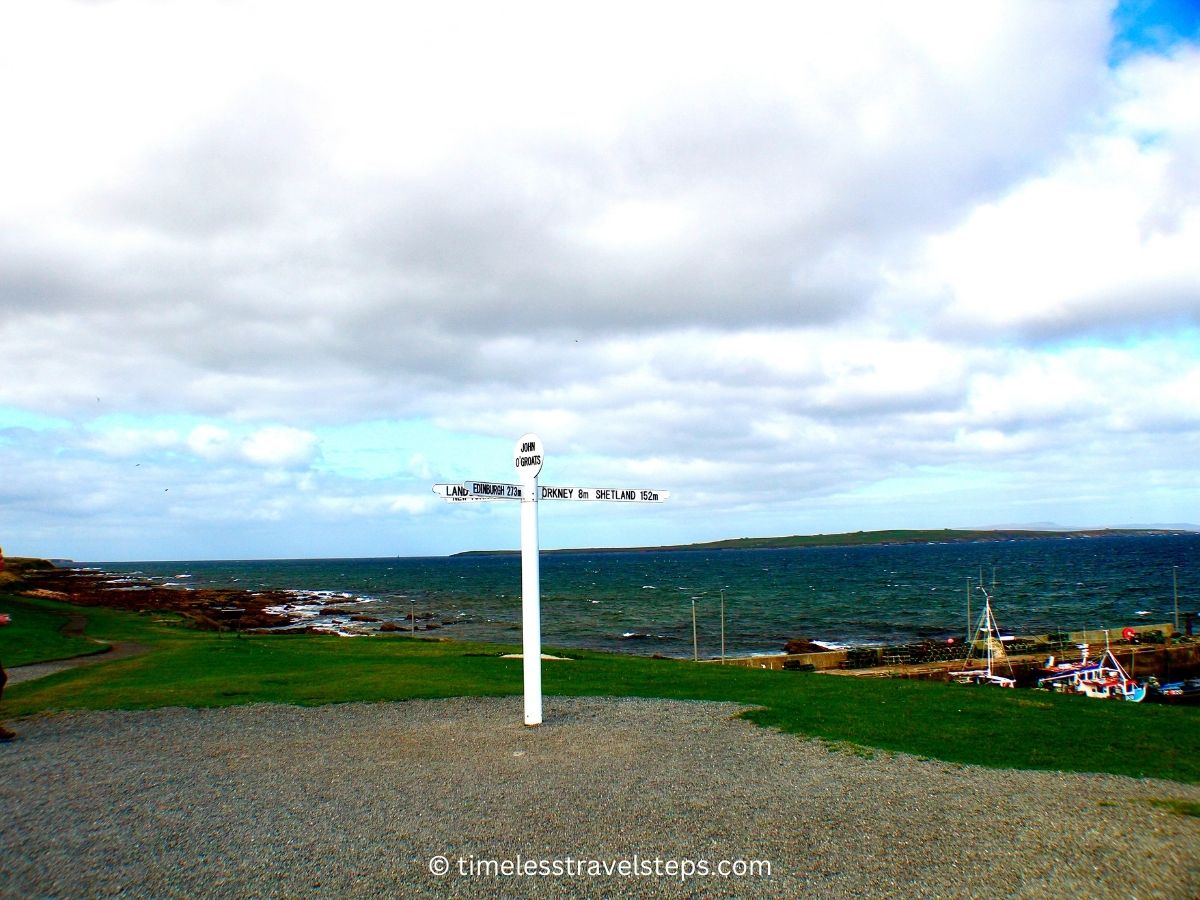 John O'Groats sign and the sea as the backdrop © timelesstravelsteps.com