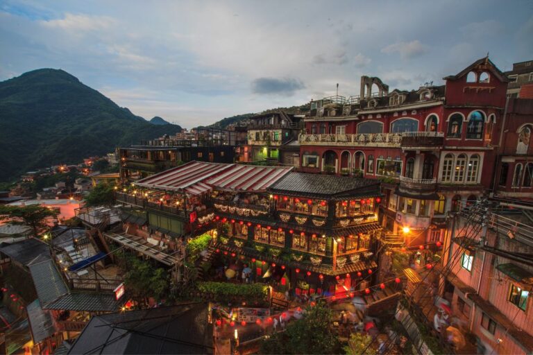 The Best Things to Do in Jiufen, Taiwan (2-3 Day Itinerary)