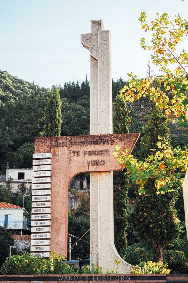 Vuno WWII memorial, a concrete sculpture with the names of soldiers from Vuno village.