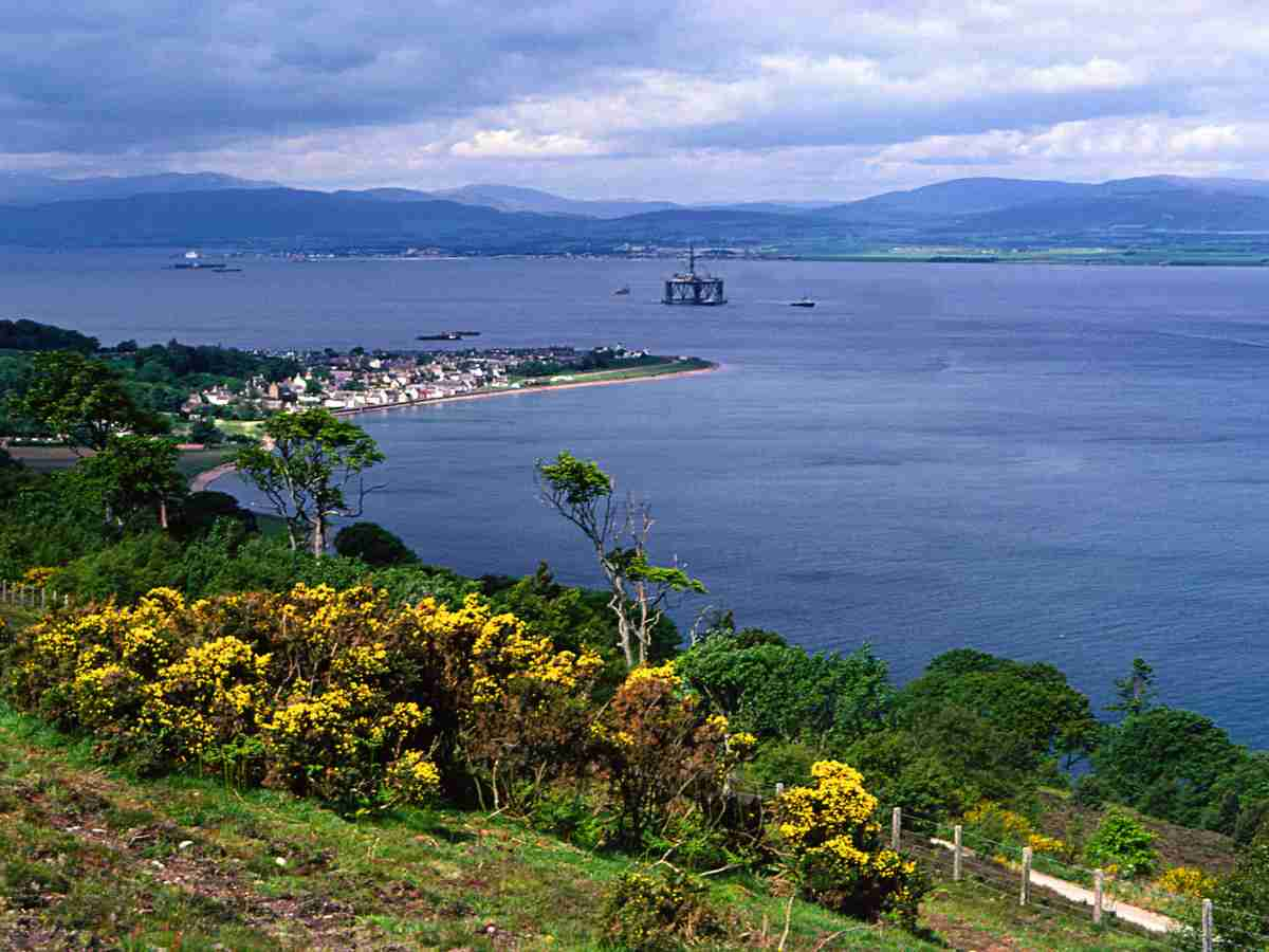 view of Cromarty from the Sutor