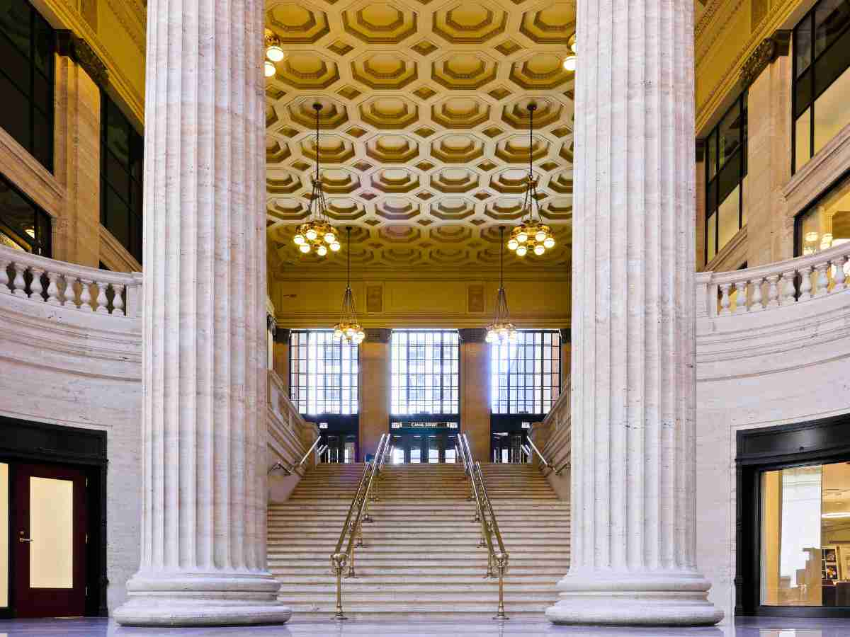 staircase ascending from the Great Hall Chicago Union Station