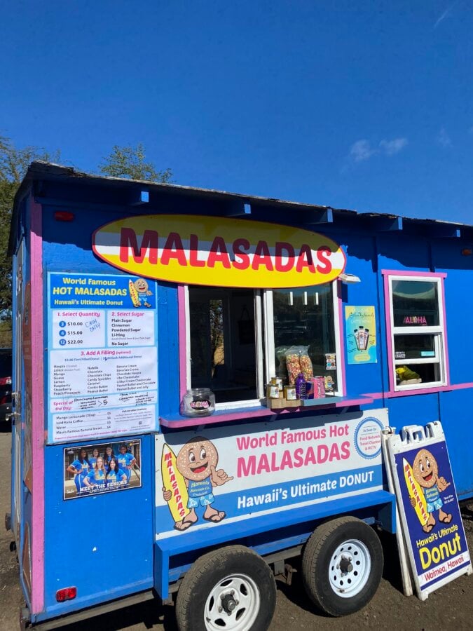 Front of Manuela's Donuts food truck on Ka'ahumanu Highway.