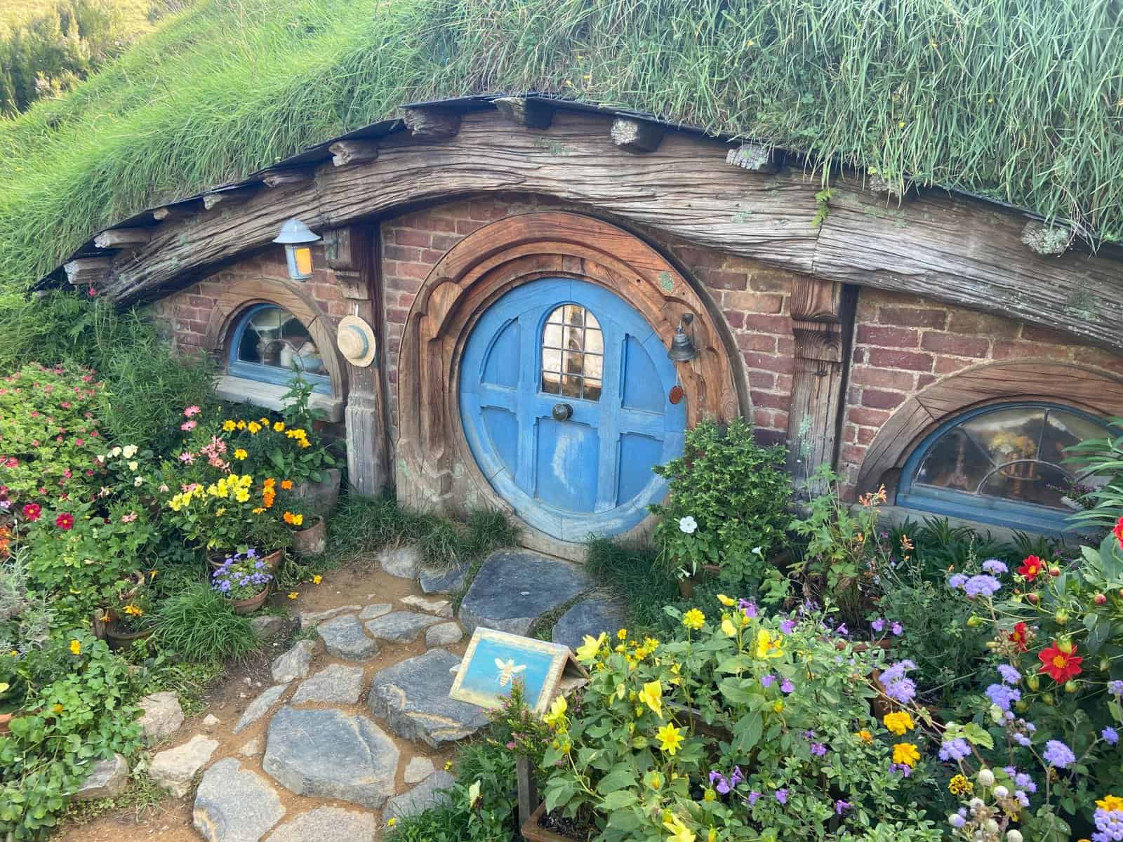 Hobbit Hole in Hobbiton, New Zealand