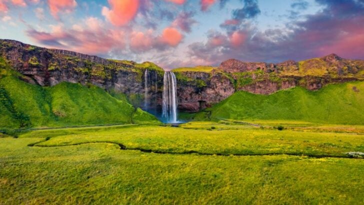Unveiled: 21 Stunning Waterfalls in Iceland You Need to See For Yourself