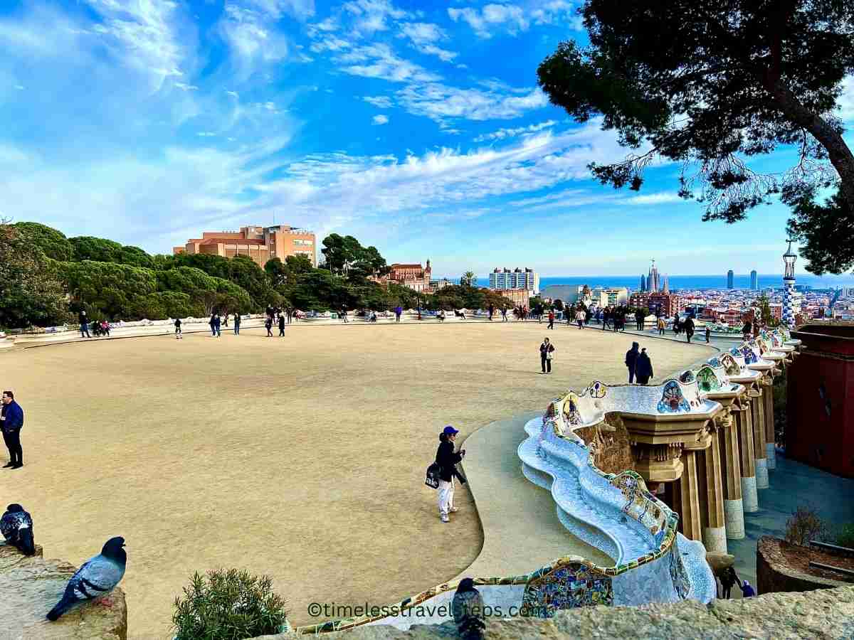 Serpentine Bench Park Guell BCN  barcelona in winter | timelesstravelsteps.com 