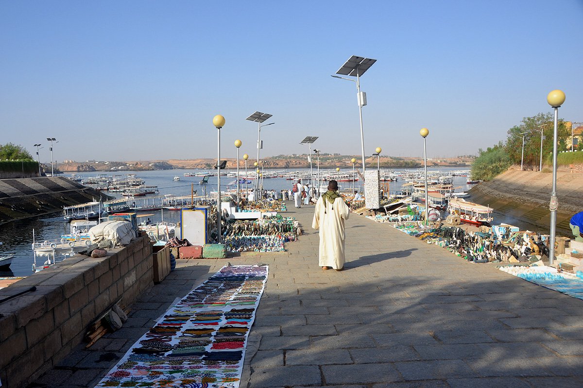 how to get to philae temple aswan