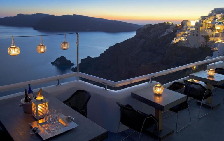 13 Best Hotels in Santorini With Private Pool