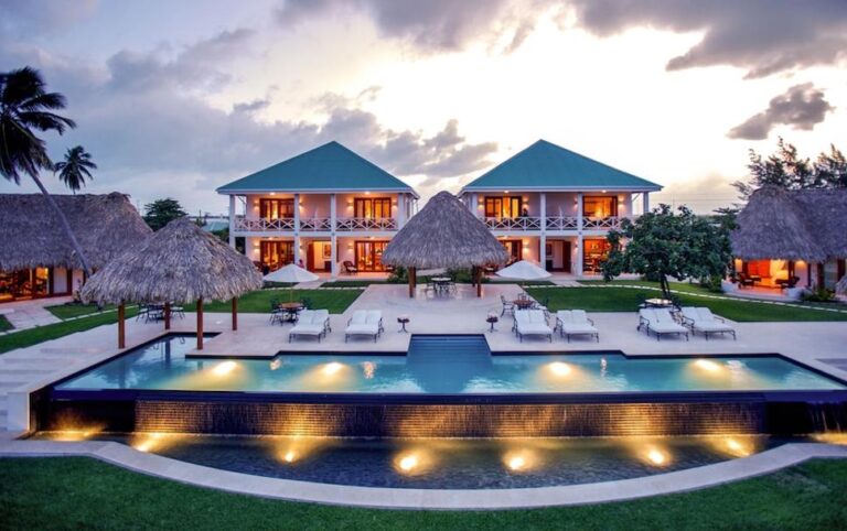 9 Best Resorts in Belize for Couples