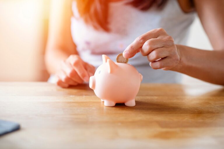 Fire movement: The extreme savings method making waves with promises of early retirement - Her.ie