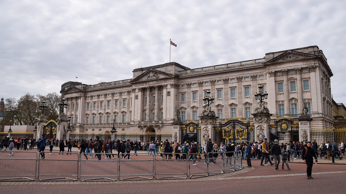 An exterior view of Buckingham Palace 