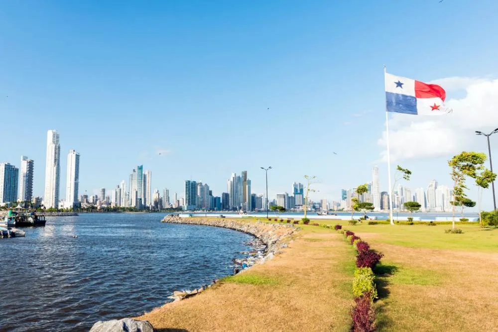 Panamanian flag on waterfront of Panama City — Getty Images