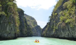 The Pros and Cons of Living in the Philippines - Expatriate Group