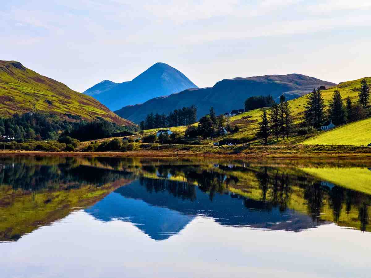 one of isle of skye fjords ©timelesstravelsteps.com