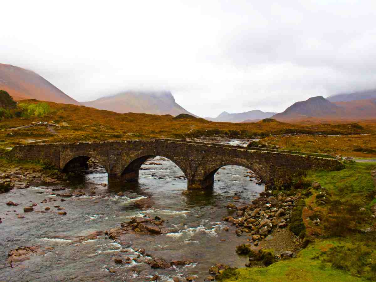 sligachan bridge isle of skye autumn ©timelesstravelsteps.com