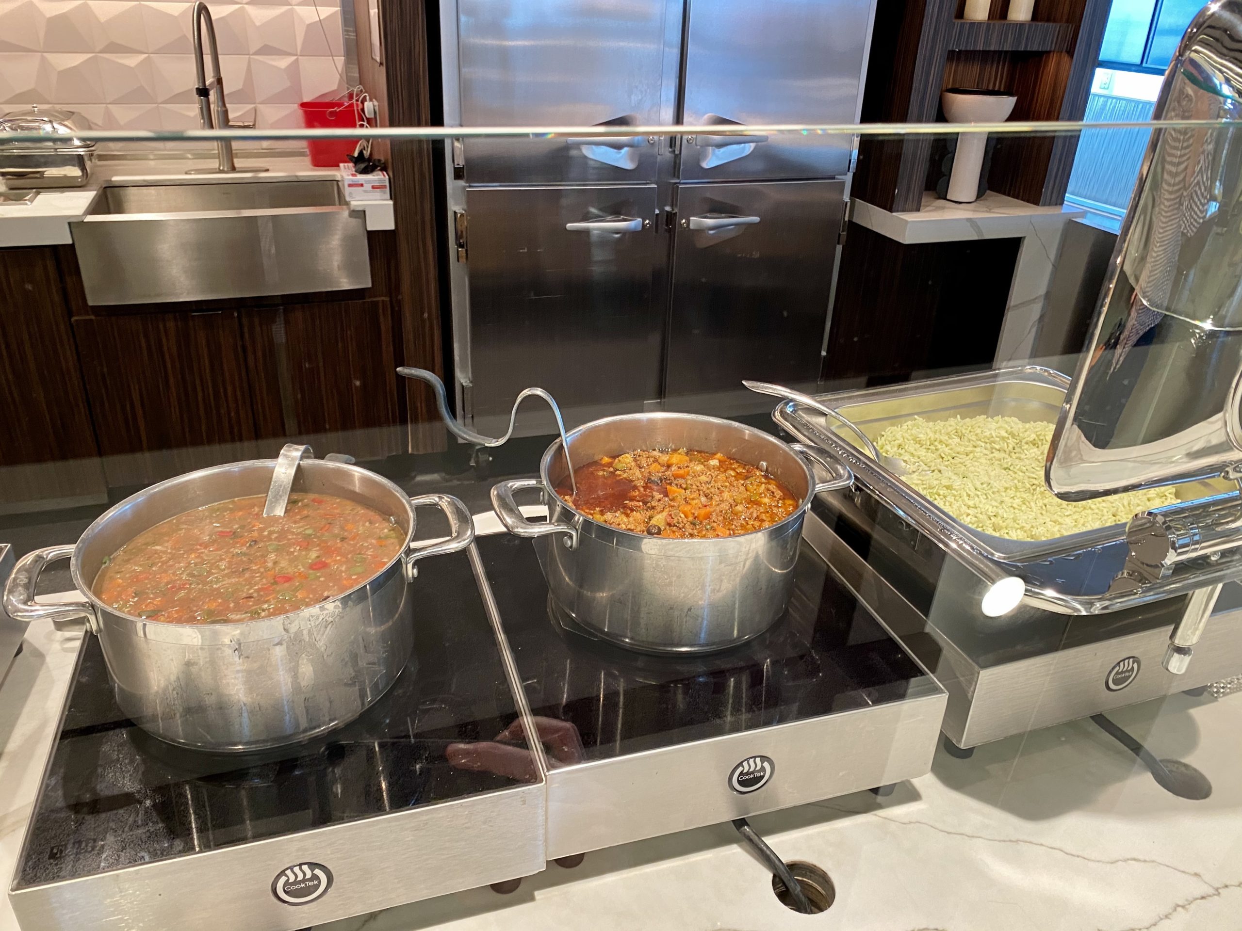 delta sky club buffet