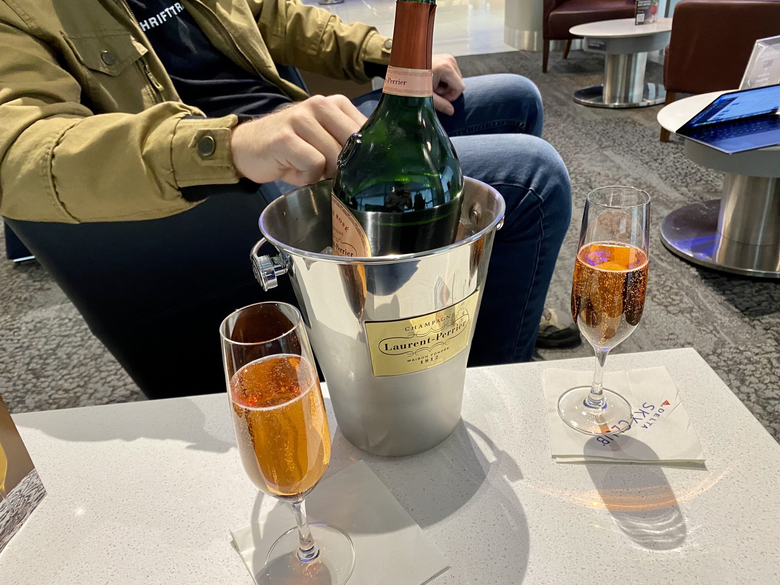 delta sky club champagne