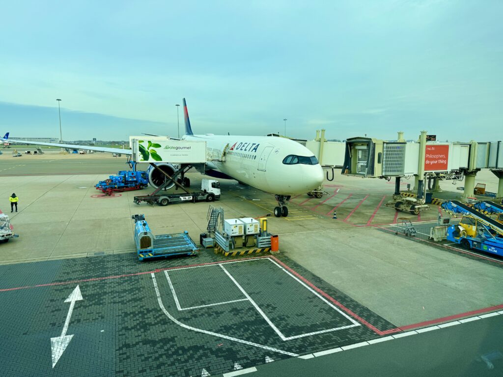 Delta A330neo gate picture