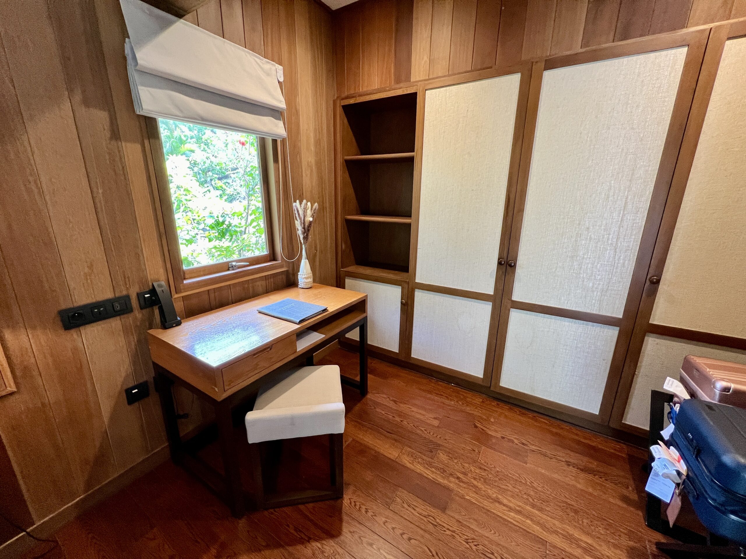 conrad bora bora nui closet and desk