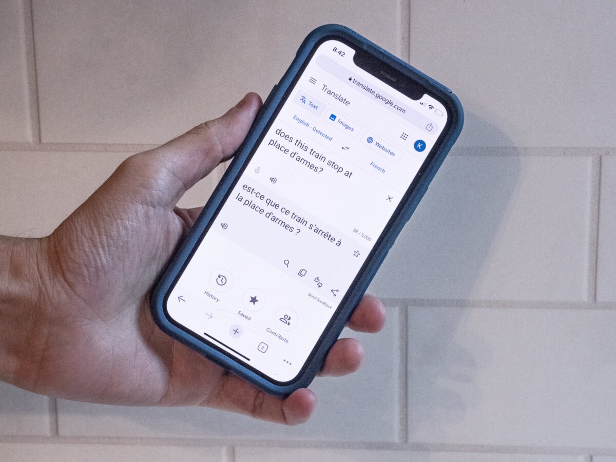 Google Translate being used on a phone to navigate the Montreal metro
