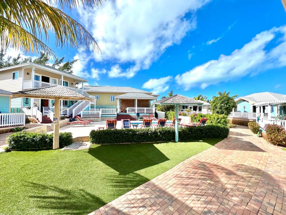 embrace resort staniel cay accommodation