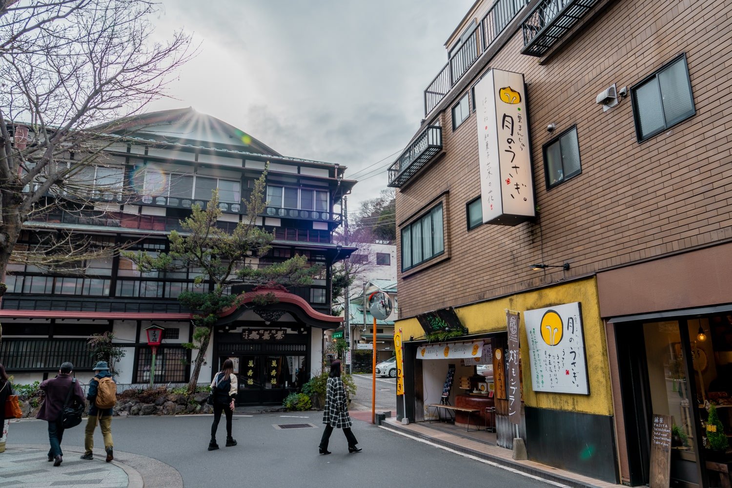 A downtown scene in Hakone-Yumoto with local ryokan 