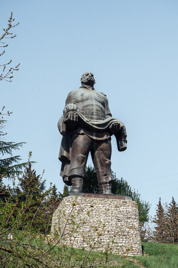 Father of a Soldier, a massive Soviet-era sculpture of a man holding a jacket in Gurjaani, Georgia.