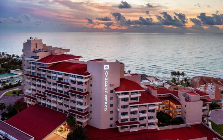 12 Best Cancun Resorts for Families