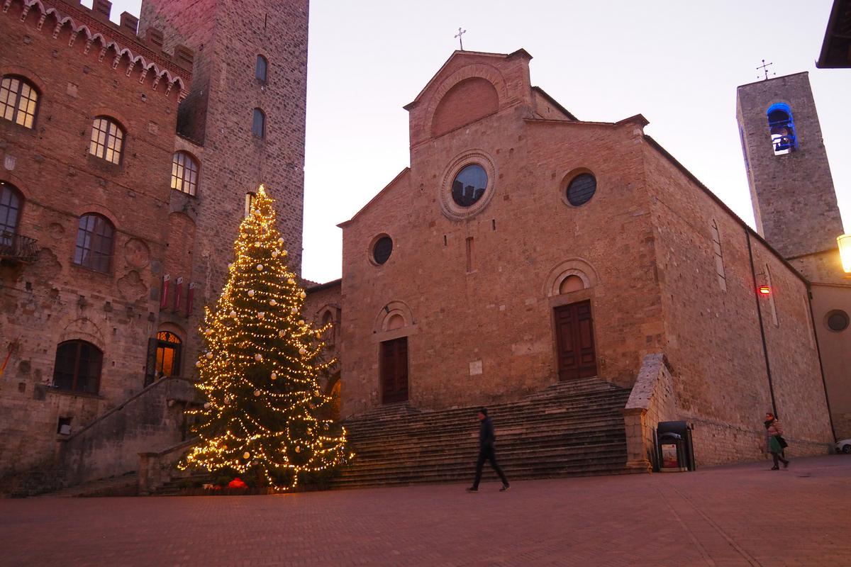 Christmas tree lights up medieval San Gimignano square