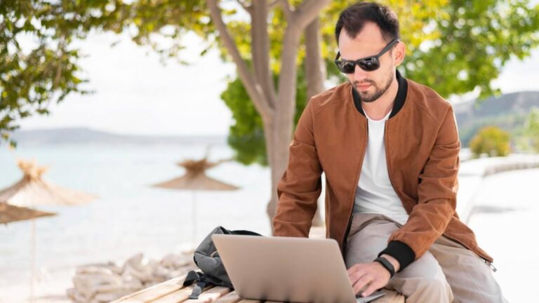 5% of Americans Have Embraced the Digital Nomad Lifestyle, Report Shows - VisaGuide.News