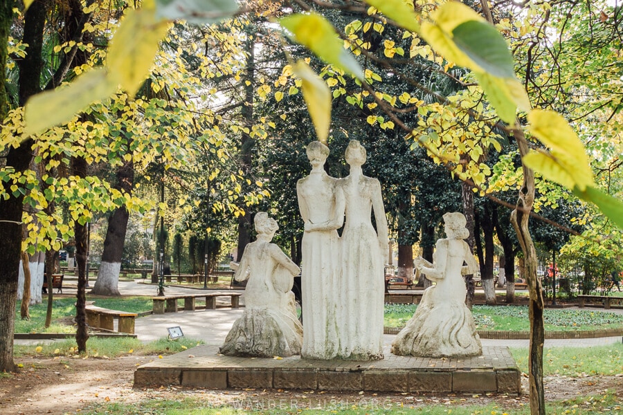 Sisters Ishkhneli statue in Kutaisi Park