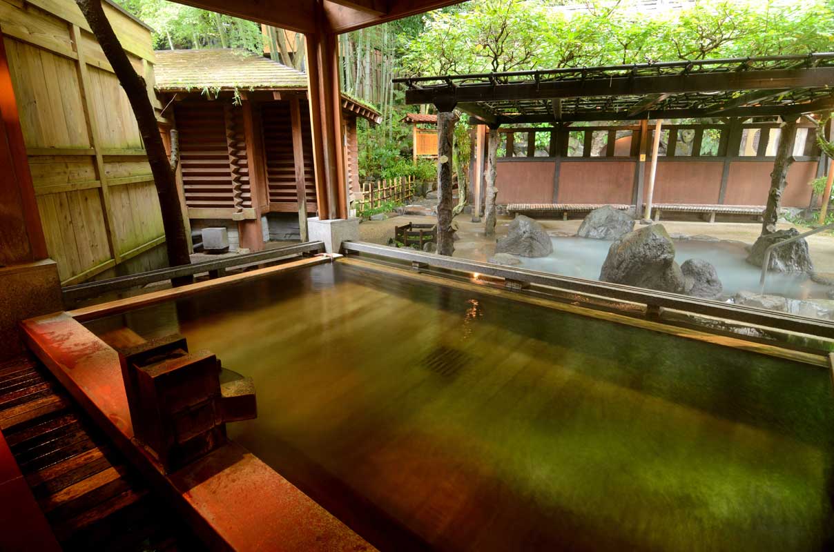 Onsen (hot spring baths) in Yumoto, Hakone.