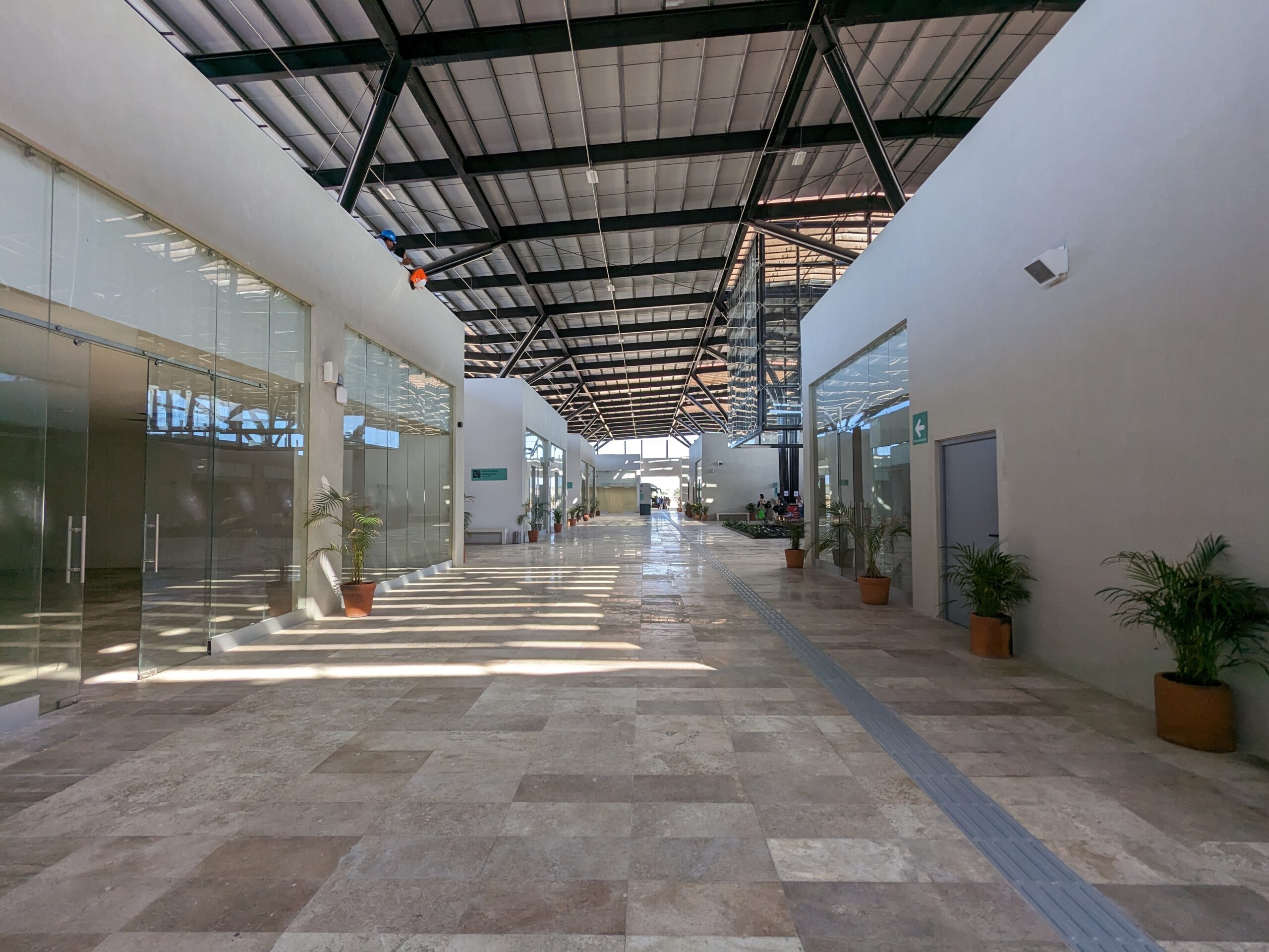 Playa del Carmen Station waiting rooms