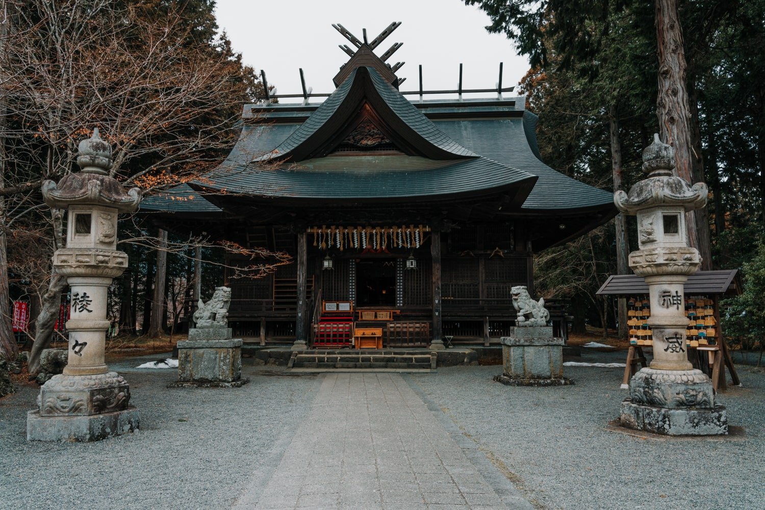 Fujisan Hongu Sengen-jinja Taisha main shrine building, Kawaguchiko, Japan.