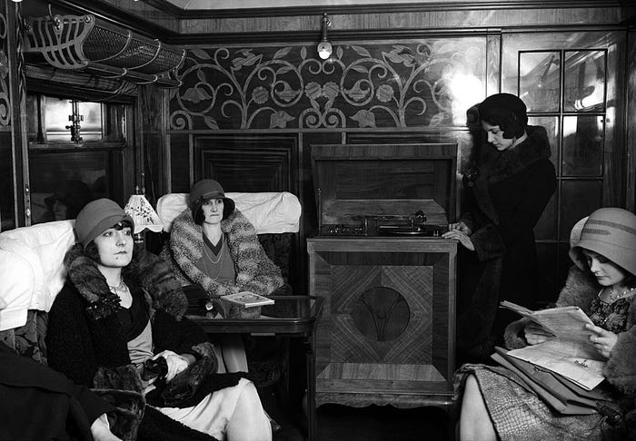 Vintage photos show how first-class train travel has changed over the past 100 years