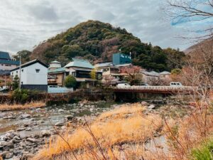 What to Do in Hakone-Yumoto (Best Food, Hotels, & Onsens)