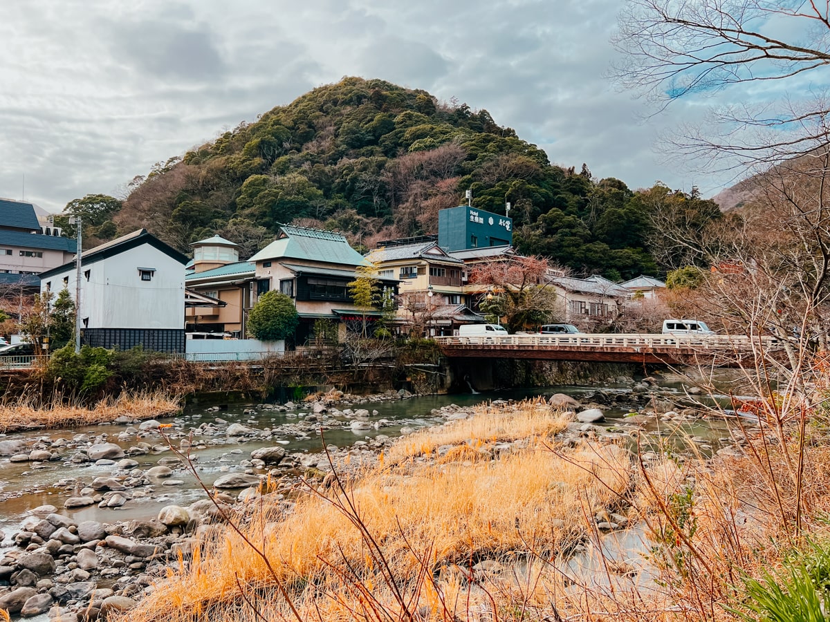 Yumoto, Hakone town and the Haya River.