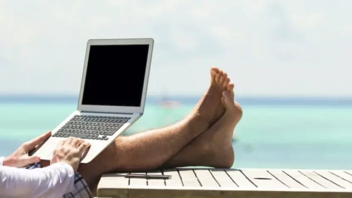 Work As You Travel: Best Jobs For Digital Nomads - Mexico Daily Post