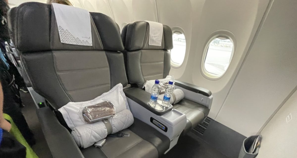 Icelandair business class