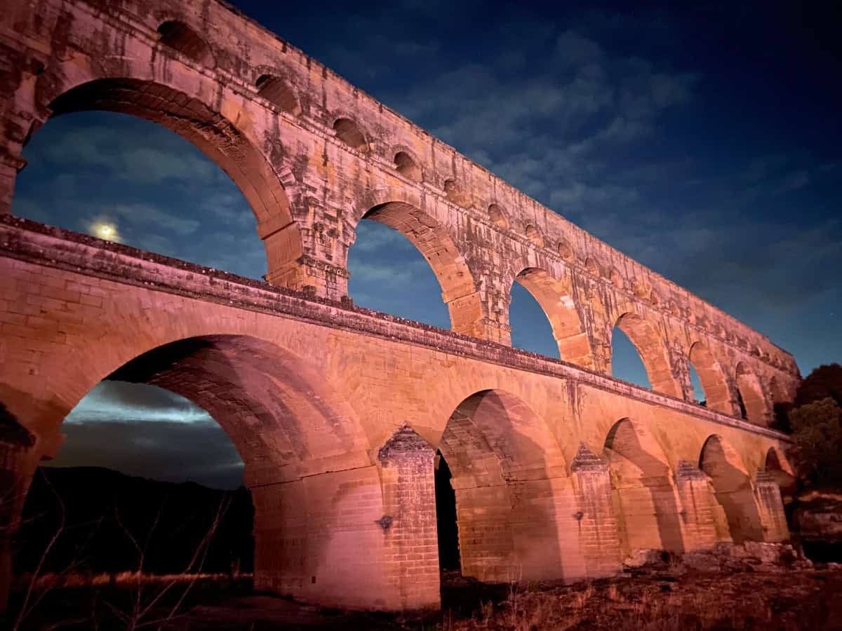 Pont du Gard at night