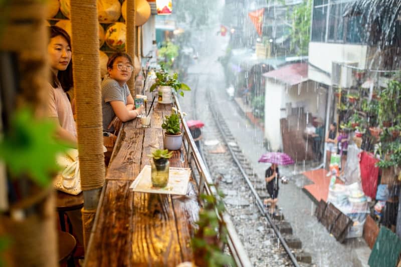 Vietnam is famous for its so-called Train Street: On the approximately 50-metre thoroughfare in central Hanoi, locomotives thunder down a railway line that runs perilously close to residential buildings, many of which have been turned into cafés, bars and souvenir shops. Chris Humphrey/dpa