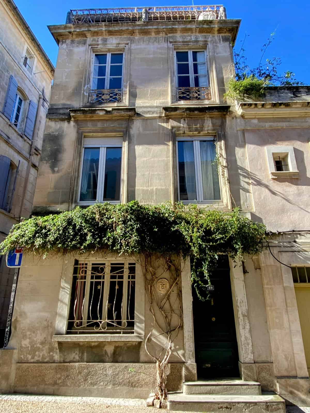 Cute building with greenery in Arles, France