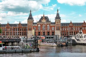 Amsterdam to Slash Cruise Stops in Half to Fight Mass Tourism