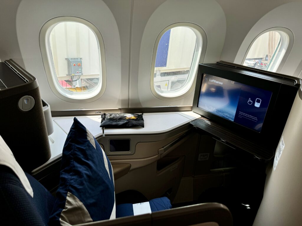 lufthansa business class seat 787-9