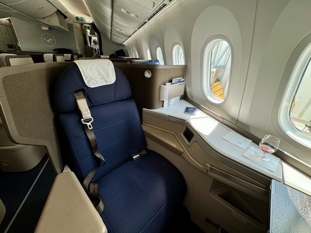 lufthansa business class seat